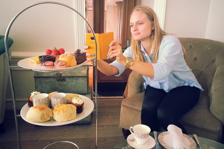 Join us on our Brighton Afternoon Tea Tour. All your senses will get pampered